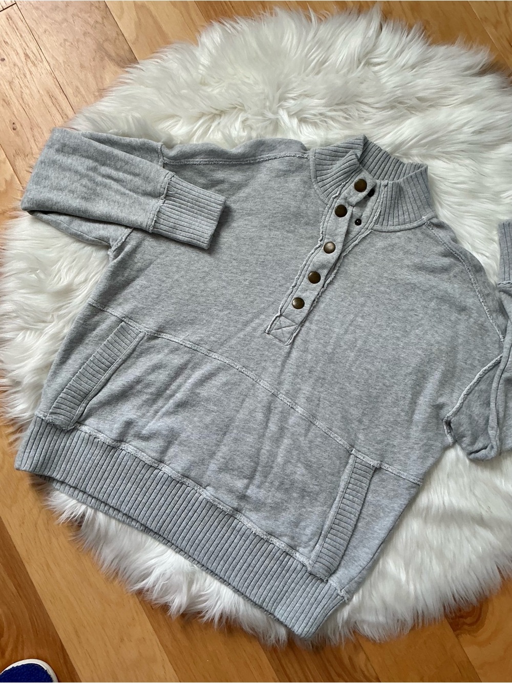 aerie Light Gray Button-Neck Oversized Pullover Size XS